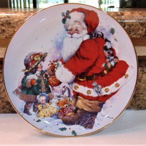 Franklin Mint "Exchanging Christmas Love Plate